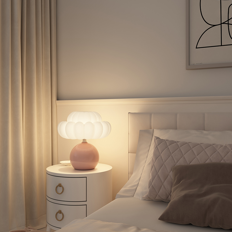 台燈臥室床頭燈現代簡約客廳桌麵高級感氛圍燈裝飾小夜燈