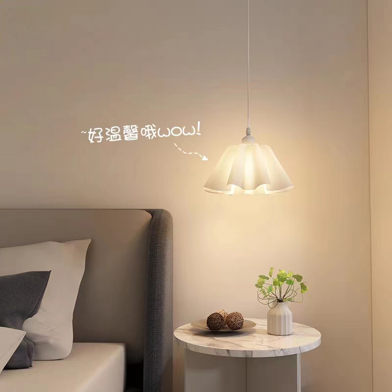 創意法式奶油風房間臥室吊燈床頭吊線燈高級感電視背景牆垂線燈